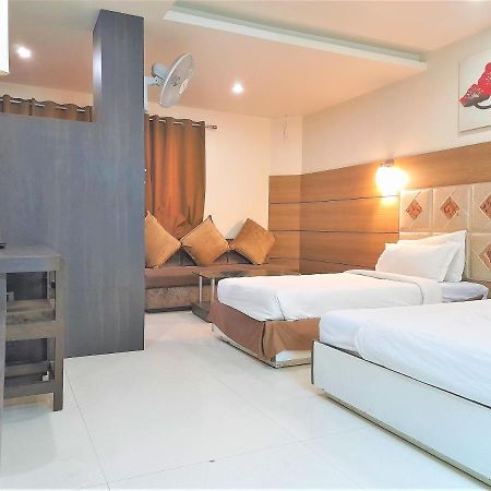 Cherrystay Kiran Inn Indore Eksteriør bilde