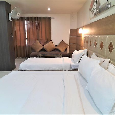 Cherrystay Kiran Inn Indore Eksteriør bilde