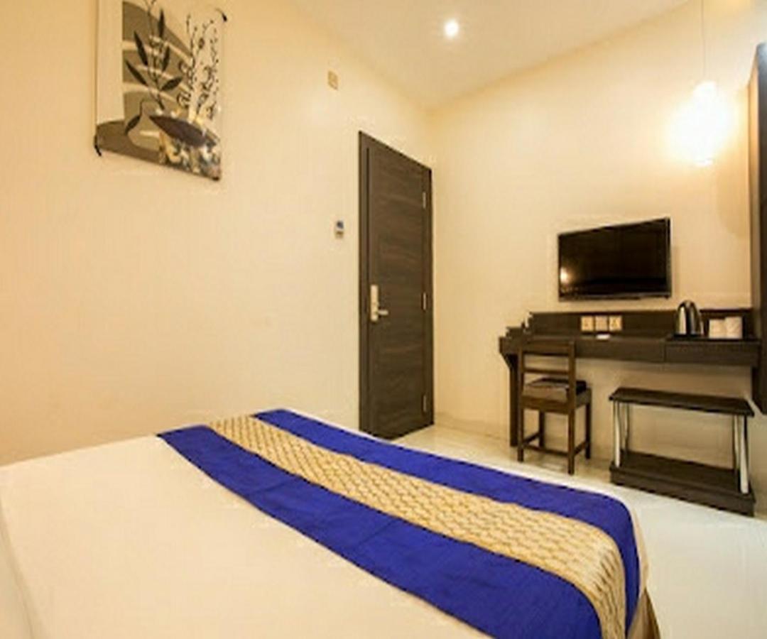 Cherrystay Kiran Inn Indore Eksteriør bilde