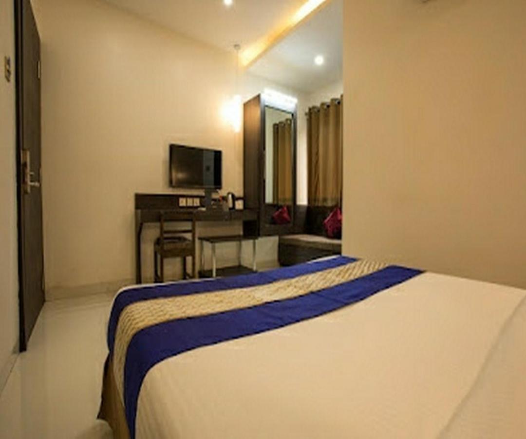 Cherrystay Kiran Inn Indore Eksteriør bilde