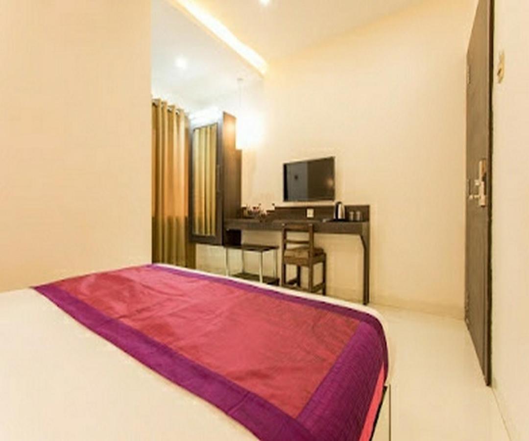 Cherrystay Kiran Inn Indore Eksteriør bilde