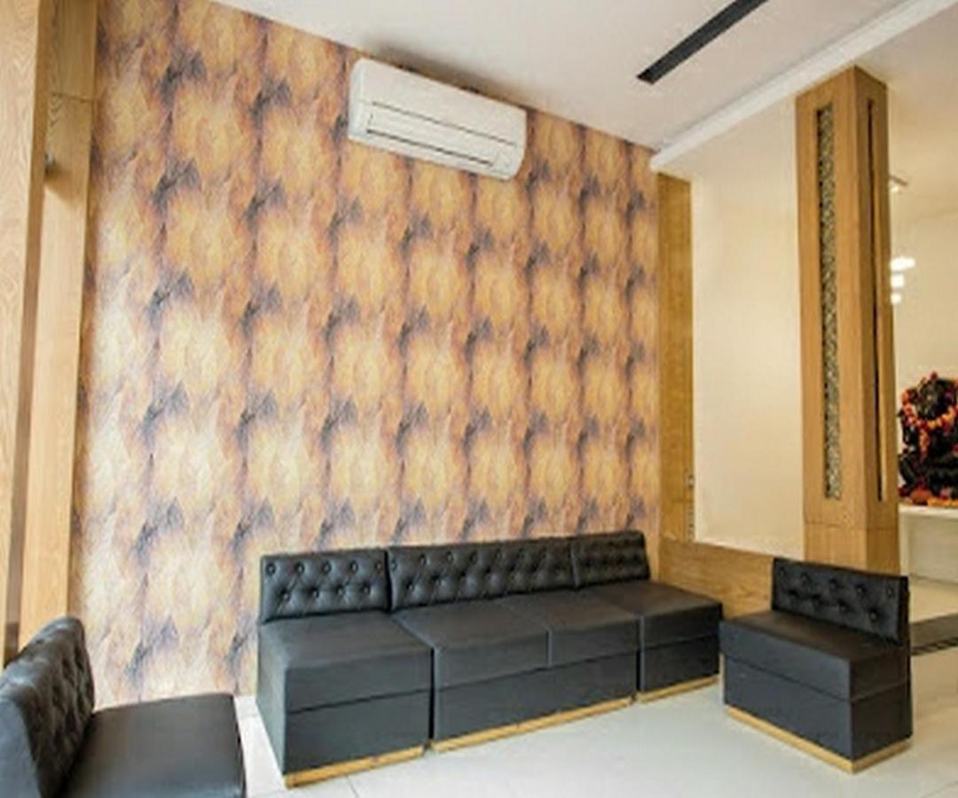 Cherrystay Kiran Inn Indore Eksteriør bilde